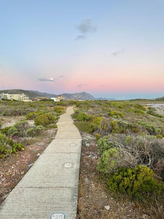 2 On Third Avenue Hermanus Exterior foto