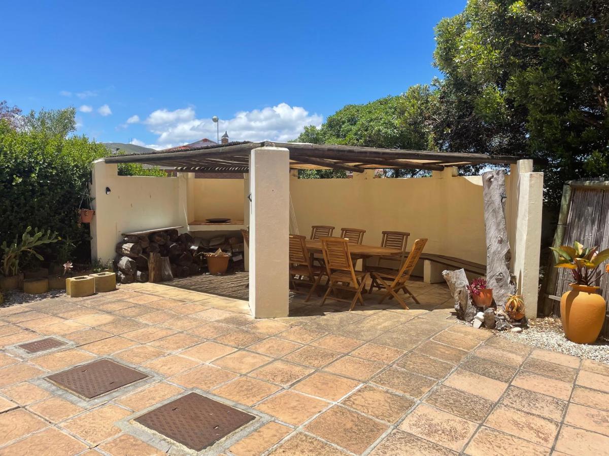 2 On Third Avenue Hermanus Exterior foto